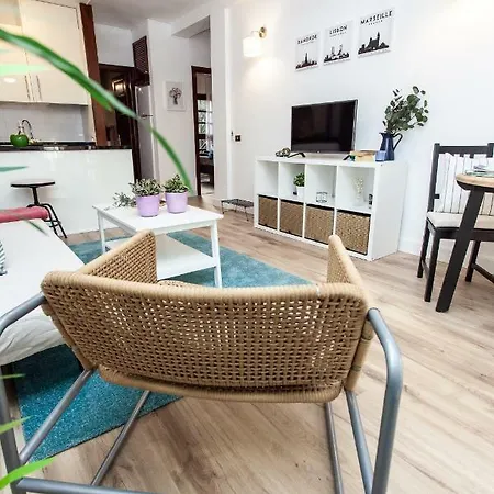 New! Spectacular 1 Bed Apartment In Las Americas, 5 Min To Camison Beach And Hard Rock Cafe, With Aircon