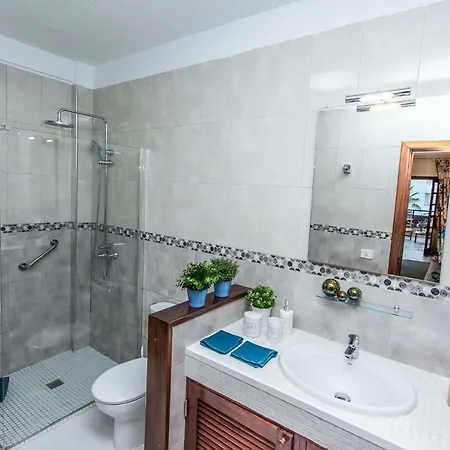 New! Spectacular 1 Bed Apartment In Las Americas, 5 Min To Camison Beach And Hard Rock Cafe, With Aircon Apartment Playa de las Americas (Tenerife)